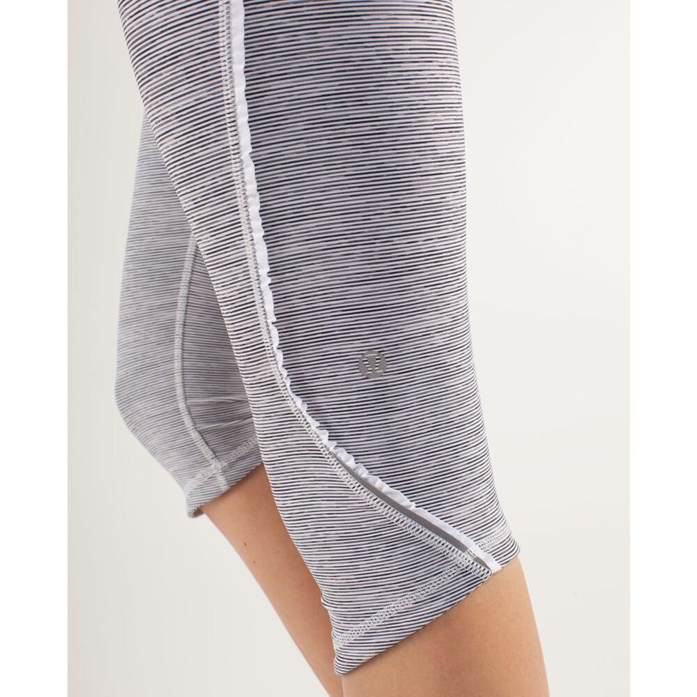 Lululemon Run: Fast And Free Crop Wee Are From Space White Combo - Size: 10 - Picture 10 of 11